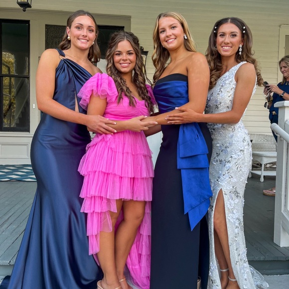 BEADED FLORAL WHITE PRIMAVERA DRESS 🤍🤍 - Picture 3 of 5